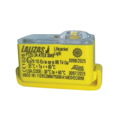 Imagen que muestra la luz LED parpadeante automática LALIZAS Satélite IV, diseñada para chalecos salvavidas, cumpliendo con las normativas USCG SOLAS y mejorando la visibilidad en emergencias.