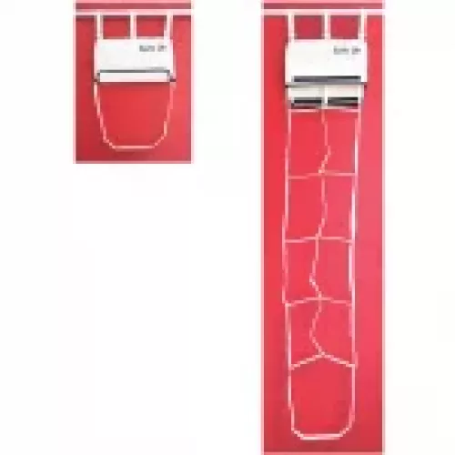 Imagen que muestra la escalera de seguridad "Safe Up" con 5 peldaños, diseñada para facilitar el rescate y el acceso seguro al agua en situaciones marítimas.