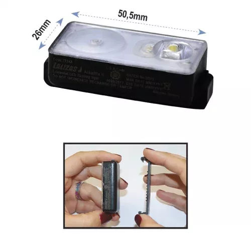 Imagen que muestra la luz LED parpadeante de chaleco salvavidas LALIZAS "Alkalite II", activada por agua, cumpliendo con las normativas USCG y SOLAS/MED, mejorando la visibilidad en emergencias.