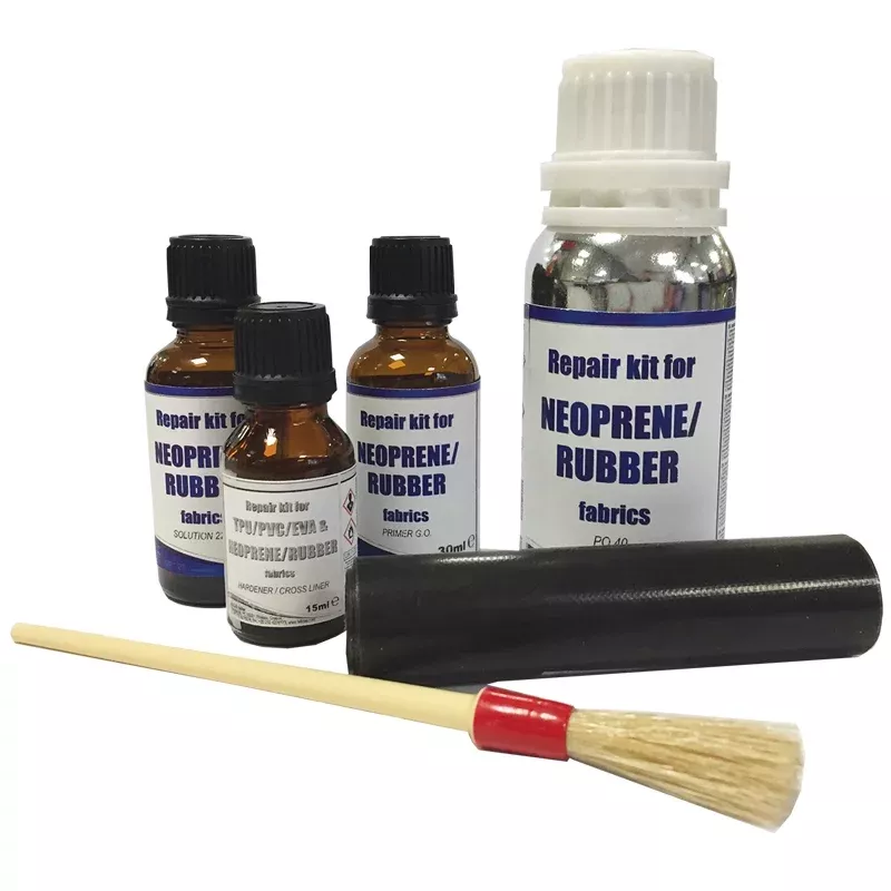 Imagen que muestra el kit de reparación Hercules diseñado para tejidos de neopreno y goma, proporcionando una solución rápida y efectiva para reparaciones en materiales marinos.