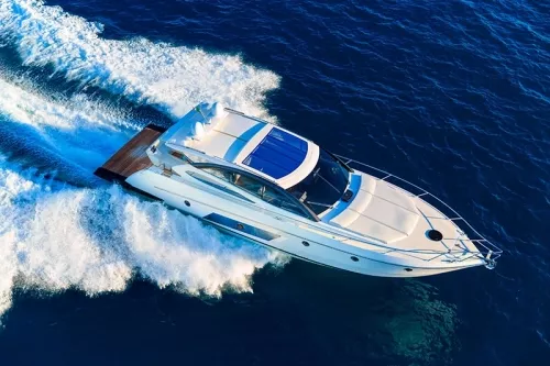 Material de embarcaciones de recreo-motor